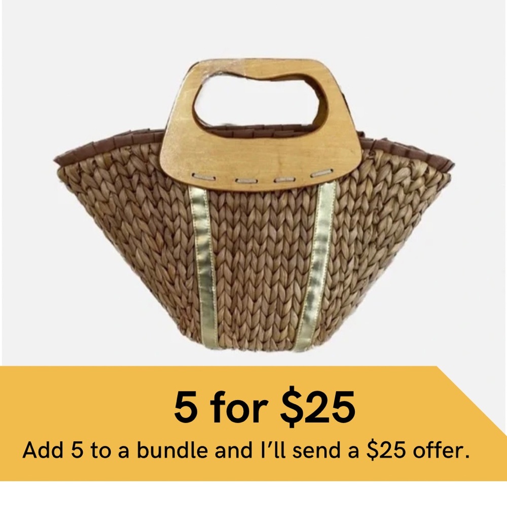 Seagull Studios, lined, cornhusk wicker beach bag.